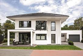 Das walmdach ist eine traditionelle alternative zum klassischen satteldach. Stadtvilla City Life Haus 250 Mit Garage Weberhaus Hausbaudirekt De