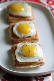 J13 Mini Croques Aux Oeufs De Caille Ou Comment J Ai Enfin Trouve Une Utilisation Geniale A Ces Petits Recette Recettes De Cuisine Cuisine