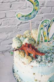 Der kleine runde kuchen enthält knapp 1 rezept. Semi Naked Cake Dino Geburtstagstorte Selbermachen Kreativfieber