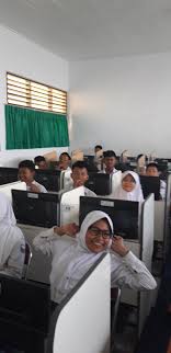 Sungguh diluar dugaan, dalam kurun waktu 1 jam saja, allah memberi kelancaran bagi pekerjaannya. Uh Teks Cerita Inspirasi Quiz Quizizz