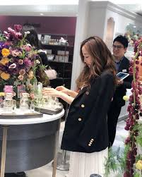 神崎恵 イベント終了後 店頭へ 心地よく美しい香りに包まれた空間 香り 好きだなぁ 今夜は スウィートオスマンサス 金木犀 のボディオイルとフレンチローズのボディ megumikanzaki kanzakimegumi megumikanzaki 神崎恵 金木犀 ボディオイル