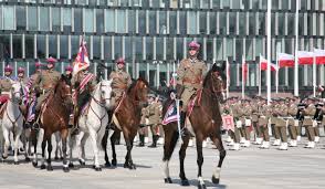 Uroczysta zbiórka z okazji święta wojska polskiego uroczysta zbiórka z udziałem władz uczelni i wydziałów akademickich odbyła się w czwartek 12 sierpnia 2021 r. L2k9otexkypr0m
