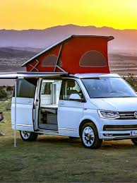Seit über 35 jahren entwickelt und produziert reimo erfolgreich hubdächer, aufstelldächer und hochdächer für den klassischen vw bus t3, vw t4, vw t5, vw t6. California Trifft Auf Kalifornien Volkswagen Nutzfahrzeuge