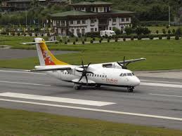 Best cabin crew of the world. Bbc Video A Pilot S View Video Of The Descent And Landing Into Paro Airport In Bhutan World Airline News