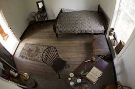 Refurbishing College Room Of A Noted Dropout Simple Bedroom College Room Room