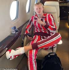 Zudem wurde er beim feiern auf einer yacht abgelichtet. Borussia Dortmund Star Erling Haaland Relaxes On A Yacht At The Monaco Grand Prix Saty Obchod News