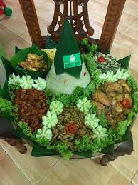 Tm Catering Tumpeng Jumbo Untuk 15 Orang Harga 300rb Facebook