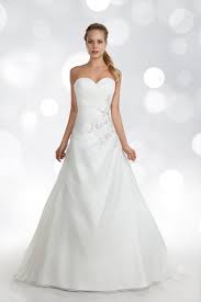 Brautmode wir sind uns sicher, dass unter unseren brautkleidern das hochzeitskleid deiner träume ist. Andere Braut Marken Sam S Brautkleider