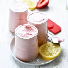 Mousse Legere Aux Fraises Regilait Recette Lait Concentre Recettes De Mousse Recette Mousse