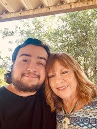 Cheryl Arnett's Instagram, Twitter & Facebook