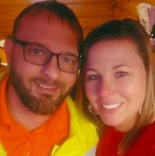 Man picks up dirty diaper at Parkway Place Mall