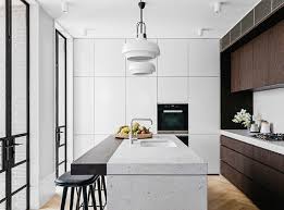 Peu importe vos goûts et votre budget, nous avons le luminaire suspendu pour vous! Lecon De Design Installer Des Suspensions Dans La Cuisine Ou La Salle A Manger Maison Et Demeure Maison Et Demeure