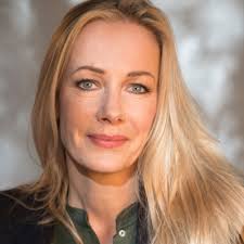 Als eine der ersten überhaupt hat sich Stephanie Neubert Frauen in der  Lebensmitte zugewandt und sie sichtbar gemacht mit ihrem genialen Heyday  Magazine. Weil ihr auffiel, dass es sehr viel um die… |