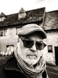 Tom Darin's Instagram, Twitter & Facebook