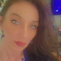 Carrie Chamberlain's Instagram, Twitter & Facebook