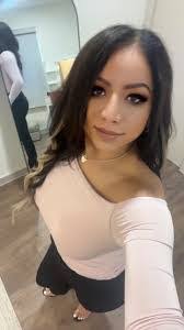 Araceli Serrato's Instagram, Twitter & Facebook