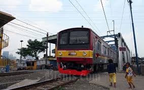 Jadwal kereta api kahuripan 2021 blitar kediri kiaracondong bandung. Stasiun Tanah Abang Berlakukan Akses Tunggal Pengguna Krl Diminta Jaga Jarak Ekonomi Bisnis Com