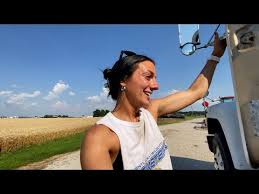 Hauling Wheat in an 85' R Model Mack!