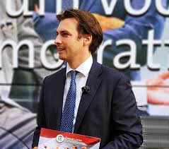 'baudet had zich ingeschreven voor versiercursus, bracht les in praktijk'. Thierry Baudet Wikipedia