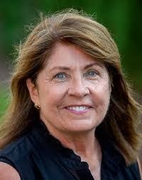 Caroline Segal's Instagram, Twitter & Facebook