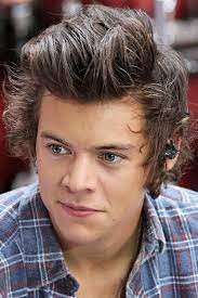 From Long To Short Hair Evolution Of Harry Styles Haircut Harry Styles Haircut Harry Styles Hair Harry Styles Long Hair