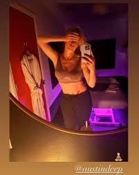 Leven Rambin Nipple Pokies in Mirror Selfie! - The Nip Slip