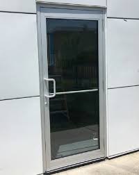 Kusen pintu aluminium merupakan alternatif pilihan yang sangat cocok untuk rumah minimalis anda. Model Pintu Aluminium Untuk Rumah Modern Minimalis