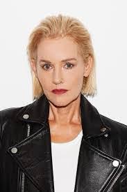 Sheila Wenger's Instagram, Twitter & Facebook