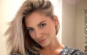 Также рекомендуем скачать бесплатно mp3 песню max giesinger irgendwann ist jetzt offizielles video размером 4.21 mb. Gzsz Star Valentina Pahde Heisser Flirt Mit Diesem Sanger