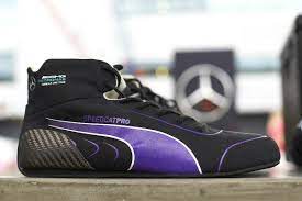 Free and fast shipping for orders over 49 euros via dhl. Gewinnspiel Signierter Formel 1 Rennschuh Von Lewis Hamilton
