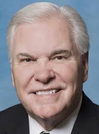 Candidate to stop using Marine Corps emblem in campaign