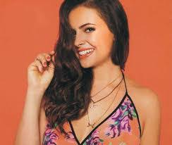 Barbara Marques's Instagram, Twitter & Facebook