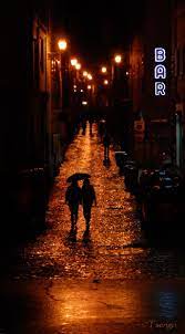 Rainy Roma At Night A Photo From Rome Lazio Trekearth Rainy Night Rain Photo Walking In The Rain