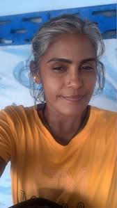 Hello I am from Sierra Leone,Can some body please usher me in?