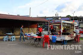 Located behind a bus station at jalan othman, petaling jaya, nasi lemak goreng chef fauzy whips up one of the most interesting modification of nasi lemak dish. Food Review Nasi Lemak Goreng Chef Fauzey Petaling Jaya Old Town