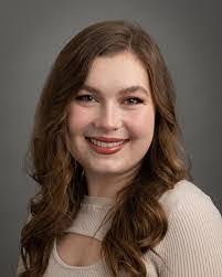 Kristin Batchelor's Instagram, Twitter & Facebook