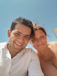 Has anyone done the valley of the kings by day? If so what time do you get  picked up and dropped off?