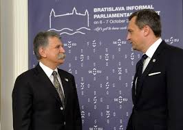 Kövér nem sokkal később az országgyűlés méltóságára hivatkozva kizárta a szocialista képviselőt az ülésről. Kover Laszlo Danko Andrej Daily News Hungary