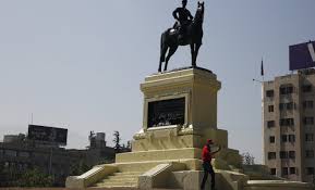 Carabineros informó que, tras los desórdenes, hubo al menos 35. Felipe Guevara Confirma Que Repintado De Monumento A Baquedano Fue Ordenado Por La Intendencia Diario Y Radio U Chile