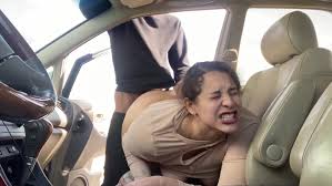 Bitch with big booty is up for hardcore fuck in the car - Amateur Porn