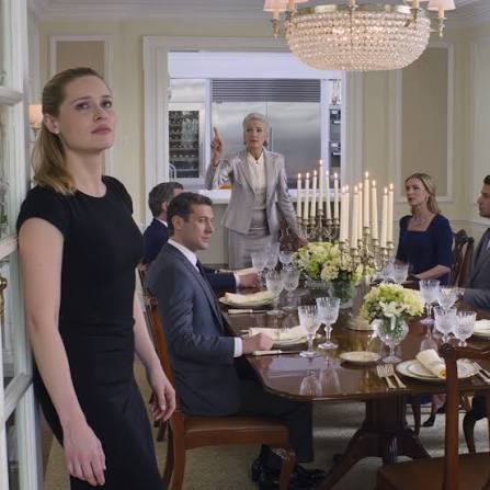 mother outsmarts manipulative family at dinner