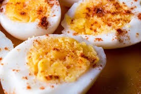 Putih telur mengandung asam amino esensial dan kuning telur kaya nutrisi. Telur Rebus Kaya Protein Untuk Turunkan Berat Badan Awas Kolesterolnya Tinggi Cantik Tempo Co