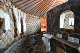 Ulaan usa hudagwell, 18 km southwest. Three Camel Lodge Masserias
