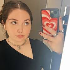 Victoria Gramlich's Instagram, Twitter & Facebook