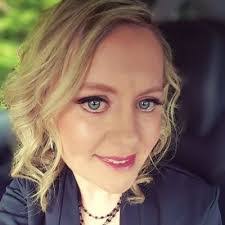 Fern Allen's Instagram, Twitter & Facebook