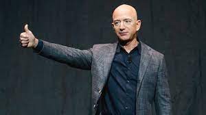 chart via bloomberg an award. Ruckzug Vom Amazon Chef Bezos Geht Und Bleibt Doch Erhalten Tagesschau De