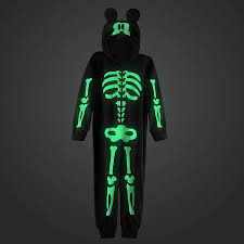 Features a graphic print of disney's mickey mouse as a skeleton on the front. Amazon Com Disney Mickey Mouse Glow In The Dark Skeleton Costume For Boys Clothing