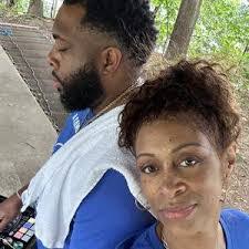 Laurie Leslie's Instagram, Twitter & Facebook