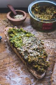 En The Green Breakfast Tartine Ad De Die Grune Fruhstucks Tartine Ad Recipe Green Breakfast Savory Vegan Vegetarian Recipes