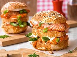 Spargel Laugen Burger Mit Lachs Saftige Burger Mit Gebratenem Grunen Spargel Lachs Und Paprikasosse Eine Bewertung Und Fur Schmackh In 2020 Rezepte Spargel Chefkoch